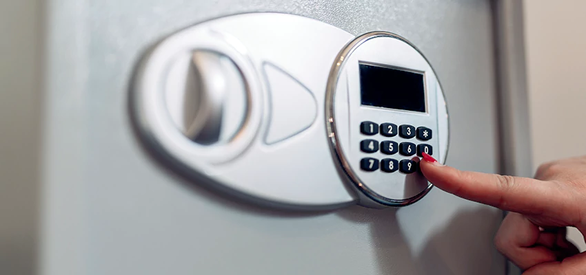 Jewelry Safe Cracking in Villa Park, California