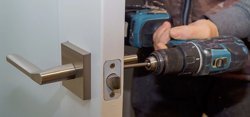 Broken Door Handle Lock Repair in Villa Park, California