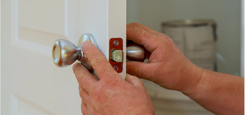 AAA Locksmiths For lock Replacement in Villa Park, California